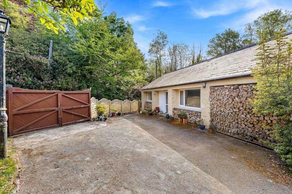 Beautiful Renovated Former Coach House Llandeilo Extérieur photo
